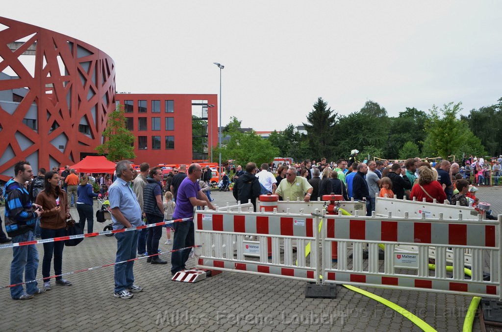 Tag der Offenen Tuer BF Koeln Weidenpesch Scheibenstr P284.JPG